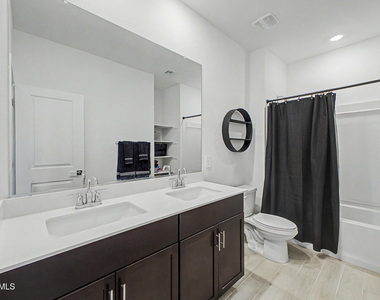16033 W Cottontail Lane - Photo Thumbnail 11