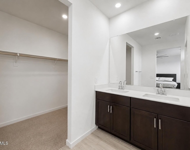 16033 W Cottontail Lane - Photo Thumbnail 8
