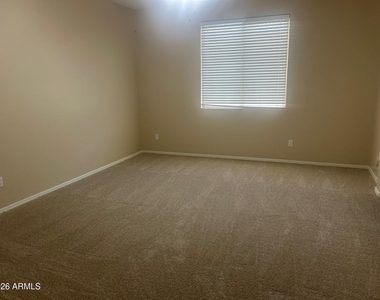 681 E Navajo Trail - Photo Thumbnail 17