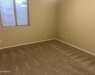 681 E Navajo Trail - Photo Thumbnail 13