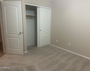 681 E Navajo Trail - Photo Thumbnail 15