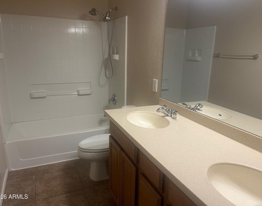 681 E Navajo Trail - Photo Thumbnail 12