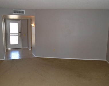 19238 N Camino Del Sol -- - Photo Thumbnail 18
