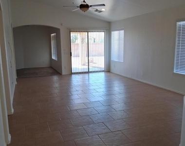 12727 W Milton Drive - Photo Thumbnail 3