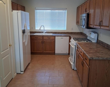 12727 W Milton Drive - Photo Thumbnail 6