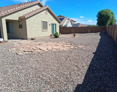 12727 W Milton Drive - Photo Thumbnail 22