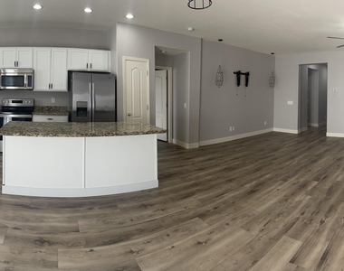 3517 N 34th Street - Photo Thumbnail 3