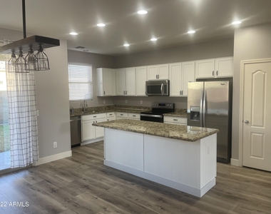 3517 N 34th Street - Photo Thumbnail 2