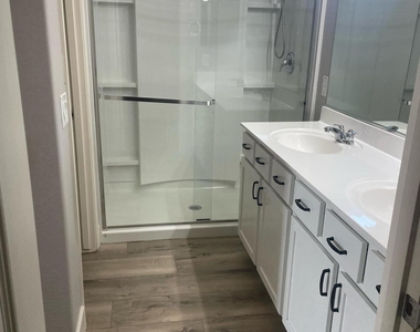 3517 N 34th Street - Photo Thumbnail 5