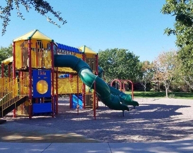 2751 S Southwind Drive - Photo Thumbnail 6