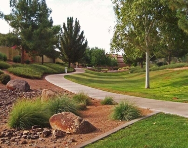 2751 S Southwind Drive - Photo Thumbnail 9