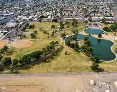 2739 W Rancho Drive - Photo Thumbnail 30
