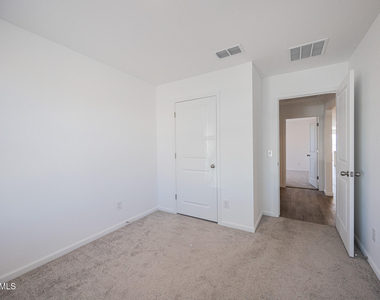 8693 W Valdez Drive - Photo Thumbnail 18