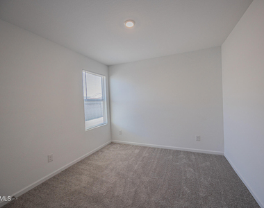 8693 W Valdez Drive - Photo Thumbnail 20