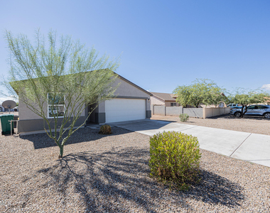 8693 W Valdez Drive - Photo Thumbnail 2