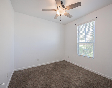 2315 N Camden Drive - Photo Thumbnail 16