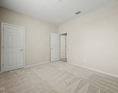 8747 W Solano Drive - Photo Thumbnail 18
