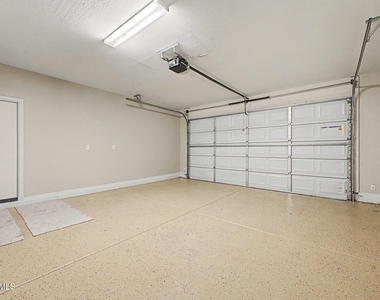 8747 W Solano Drive - Photo Thumbnail 4