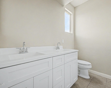 8747 W Solano Drive - Photo Thumbnail 14