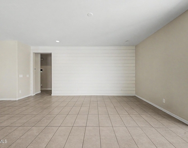 8747 W Solano Drive - Photo Thumbnail 8