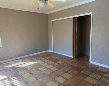 38 W Thomas Lane - Photo Thumbnail 6