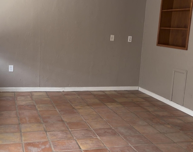 38 W Thomas Lane - Photo Thumbnail 10