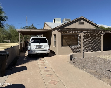38 W Thomas Lane - Photo Thumbnail 15