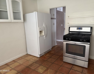 38 W Thomas Lane - Photo Thumbnail 8