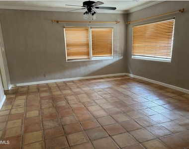 38 W Thomas Lane - Photo Thumbnail 5