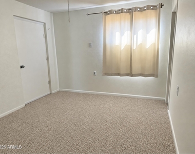 38 W Thomas Lane - Photo Thumbnail 13