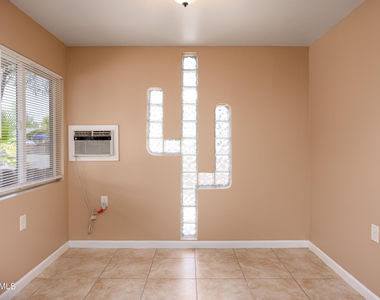 2501 W Belmont Avenue - Photo Thumbnail 8