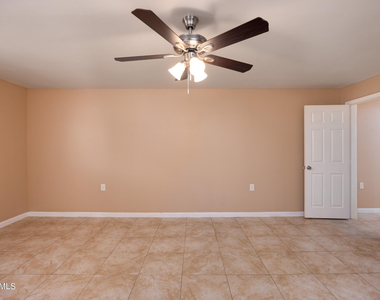 2501 W Belmont Avenue - Photo Thumbnail 11