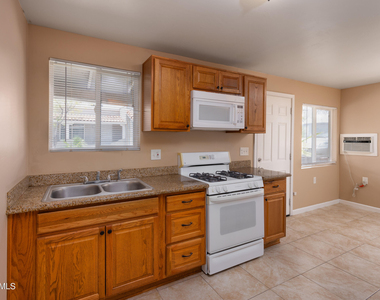 2501 W Belmont Avenue - Photo Thumbnail 7