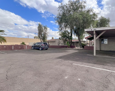 2501 W Belmont Avenue - Photo Thumbnail 22