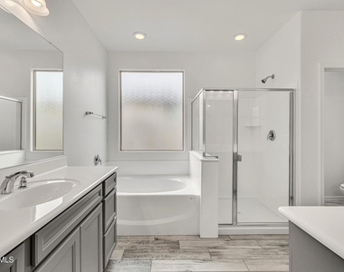 40885 W Agave Road - Photo Thumbnail 27