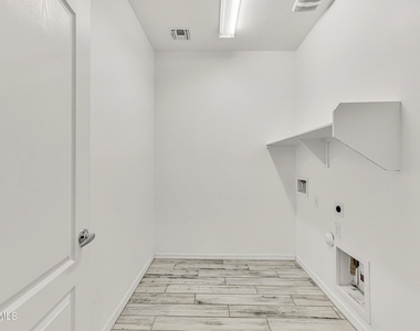 40885 W Agave Road - Photo Thumbnail 36