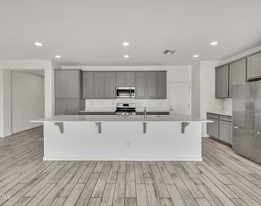 40885 W Agave Road - Photo Thumbnail 9