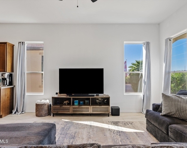36154 N Puente Alto Avenue - Photo Thumbnail 21