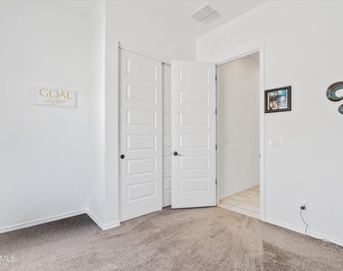 36154 N Puente Alto Avenue - Photo Thumbnail 12