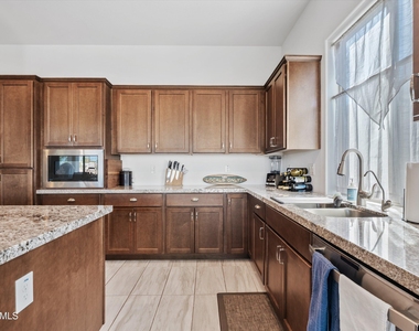 36154 N Puente Alto Avenue - Photo Thumbnail 16