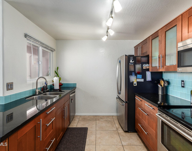 11260 N 92nd Street - Photo Thumbnail 7