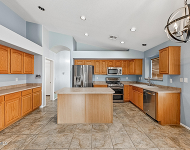 5426 N Rattler Way - Photo Thumbnail 12