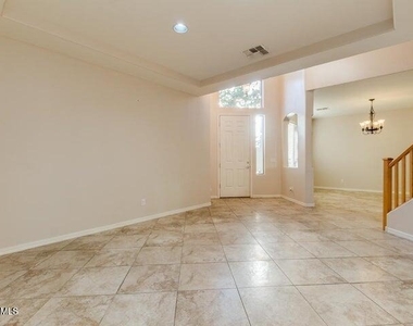44000 W Mescal Street - Photo Thumbnail 5