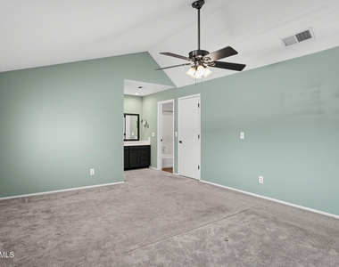 6533 N 7th Avenue - Photo Thumbnail 12
