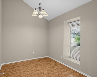 6533 N 7th Avenue - Photo Thumbnail 9