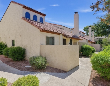 6533 N 7th Avenue - Photo Thumbnail 16