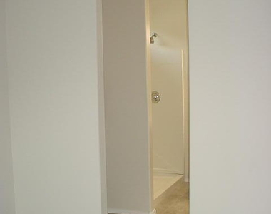 4667 W Nutmeg Avenue - Photo Thumbnail 10
