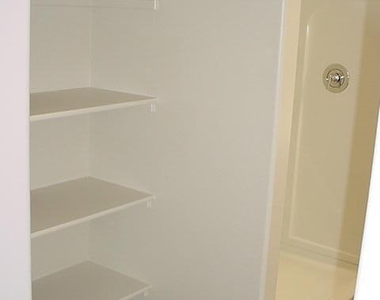 4667 W Nutmeg Avenue - Photo Thumbnail 12
