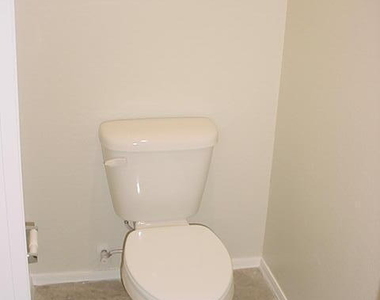 4667 W Nutmeg Avenue - Photo Thumbnail 15