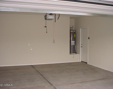 4667 W Nutmeg Avenue - Photo Thumbnail 27